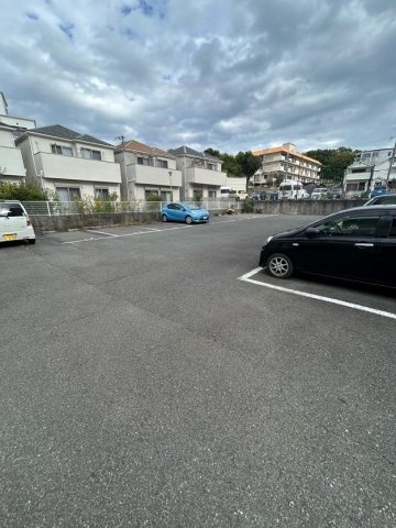 パルピアマンションの駐車場