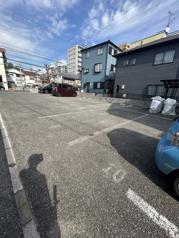 マリンハウスの駐車場