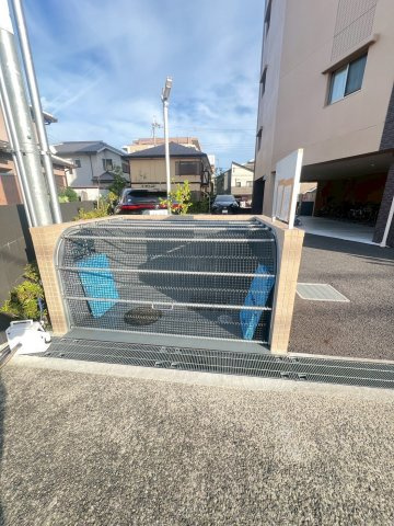 メイプルコート武庫川の駐車場