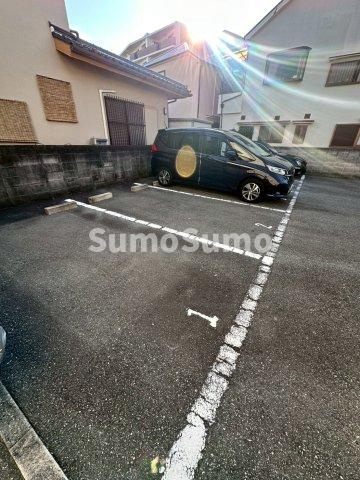 フェリセスの駐車場