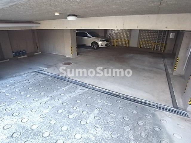 メゾンリベルテの駐車場
