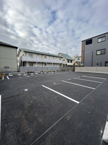 メゾン・デ・クールの駐車場