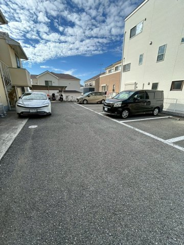 メゾン大津和の駐車場|カースペースがあります