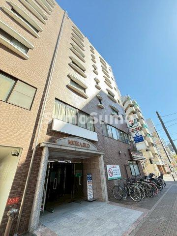メイカビルのエントランス|建物の内部です