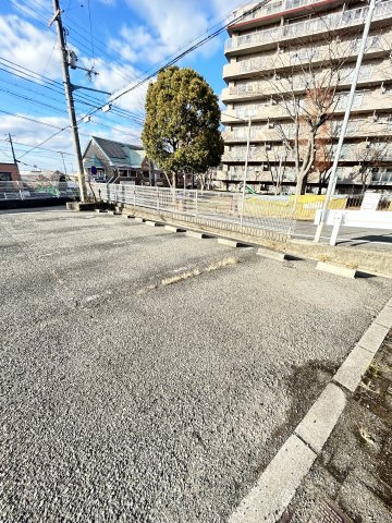 ブエナビスタの駐車場