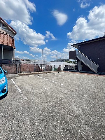 メゾン・クレールの駐車場