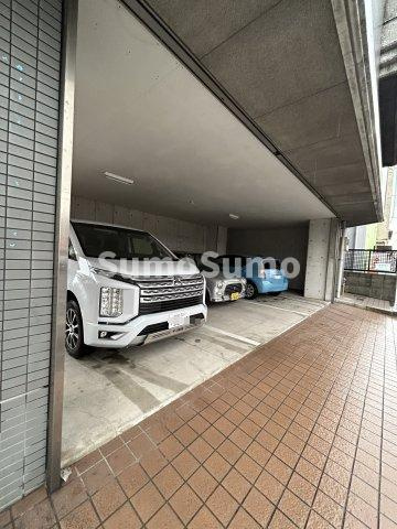 メゾンＩＹＡＳＡＫＡの駐車場|カースペースがあります