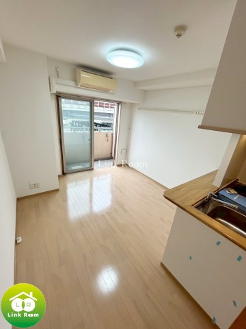 NST buildingⅢの居間・リビング