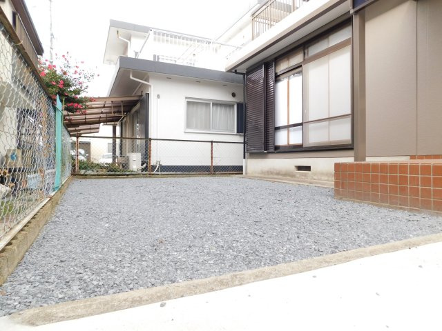 津島市青塚町６丁目の中古一戸建の庭|◇庭◇　　駐車場としても使える庭付き♪