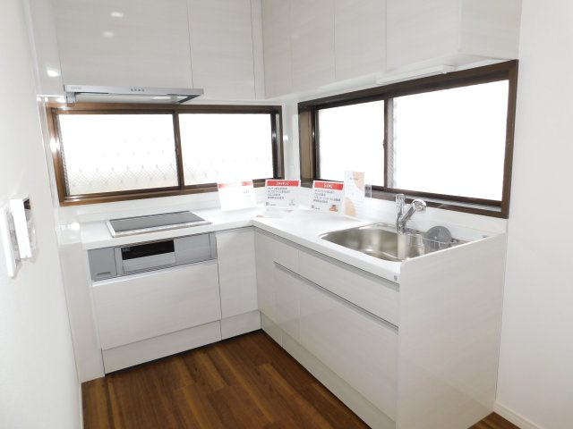 津島市青塚町６丁目の中古一戸建のキッチン|◇キッチン◇　キッチン新品　（２０２５年１１月リフォーム済）