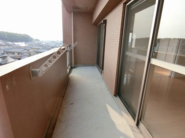 グランドレジデンスのバルコニー|陽当たり良好なバルコニーです♪