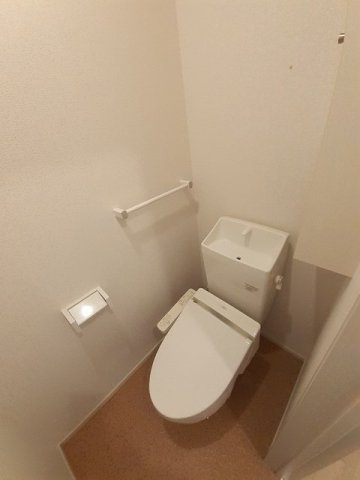 ウエスト・フィールド　Ⅶのトイレ|嬉しい温水洗浄便座付き♪