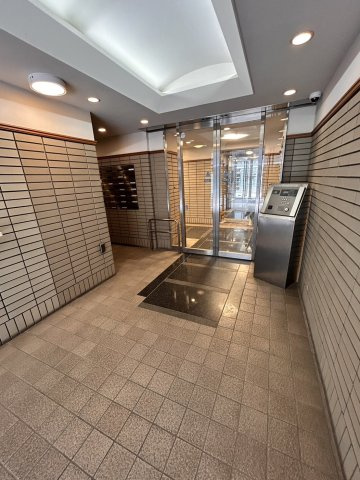 コンフォリア千石のエントランス