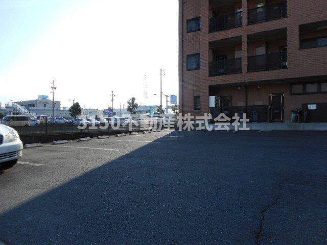 シャンパティールの駐車場