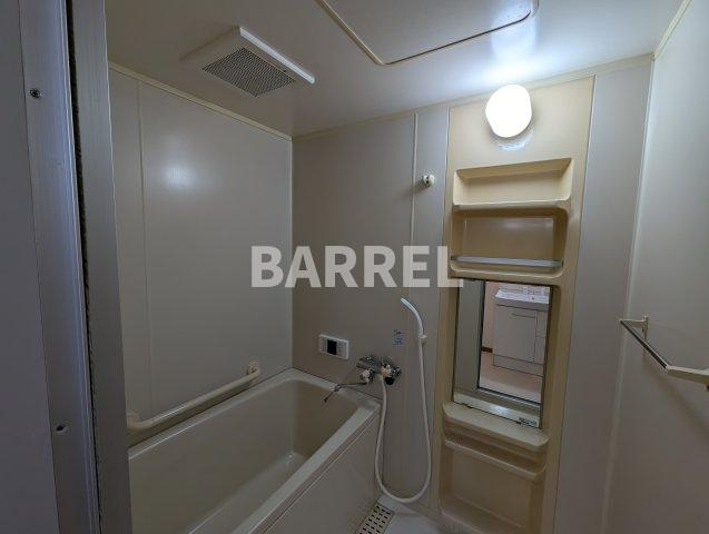 ラピス伊丹大鹿の浴室