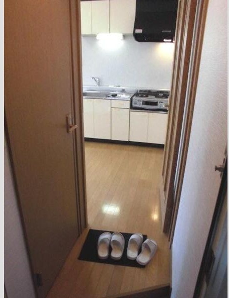 フローレス円山の玄関