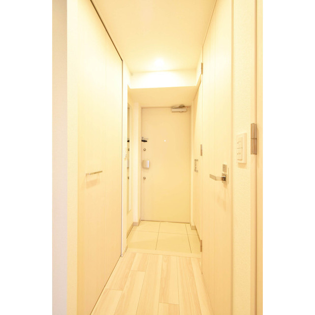 アドバンス大阪バレンシアの玄関