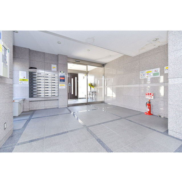 ホワイトハウス箕面の居間・リビング