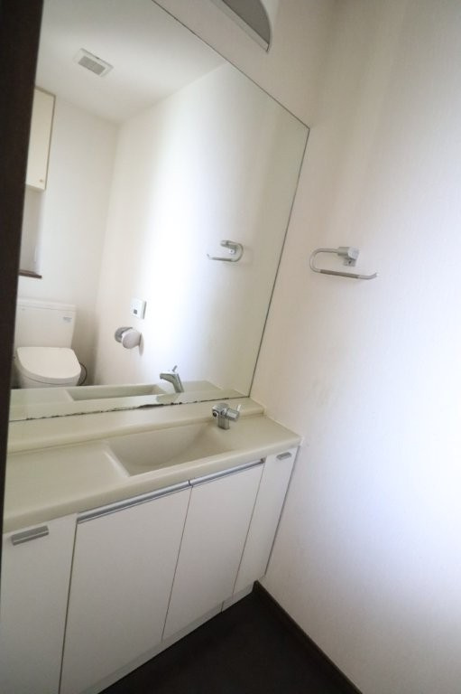 コリーヌ代官山　住宅用の洗面所