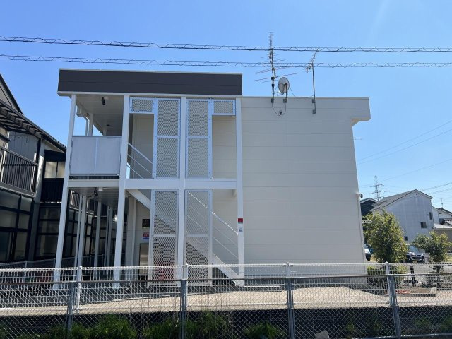 レオパレスポインセチアの外観