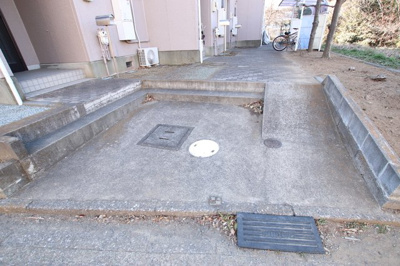 建物入口側