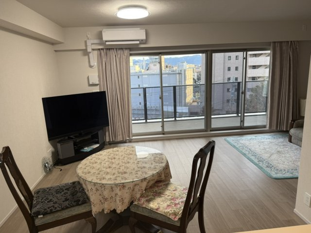 デュオヒルズ長野権堂の居間・リビング|リビングダイニングルーム/約16帖で広々。ダイニング部分には床暖房があり、足元から暖かさを保ちます。