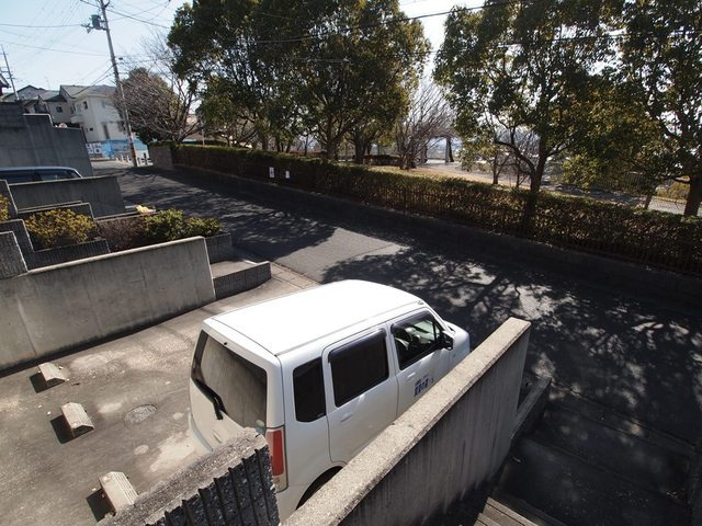 パークヒル旭ヶ丘の駐車場