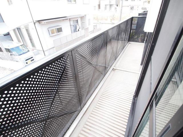 ローレル2のバルコニー