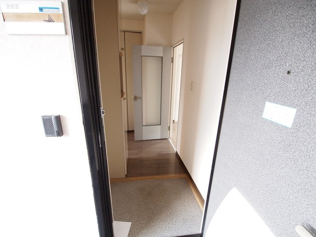 ローレル2の玄関