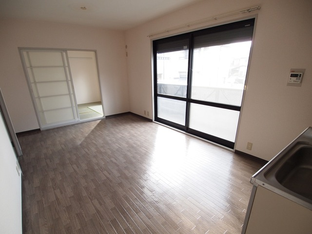 ローレル2の居間・リビング