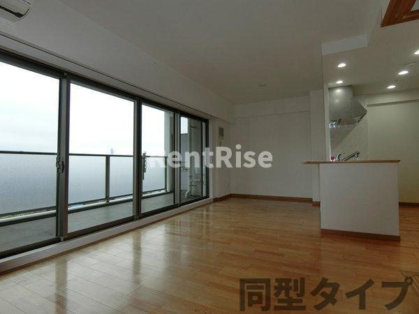 プレミアムフォート稲沢の居間・リビング