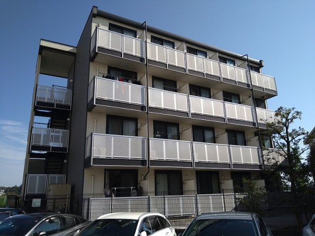 レオパレスエテルノ　セラ下野毛の外観