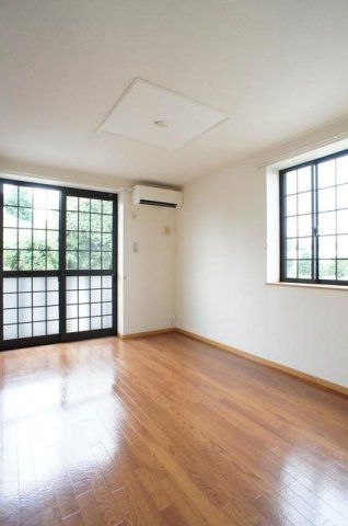 サン・プラシードＡの居間・リビング