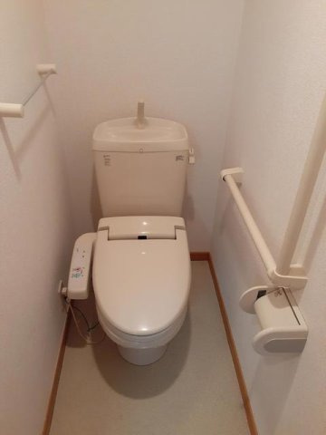 ブリアンジュネスのトイレ