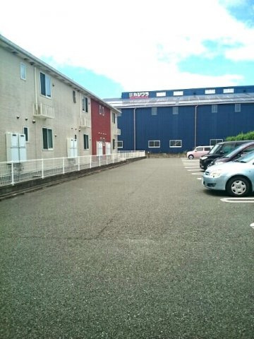 ファザム・ビュウ菊池の駐車場