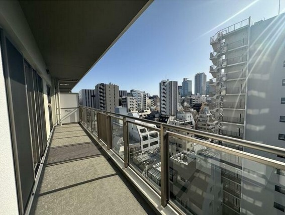 【バルコニー】