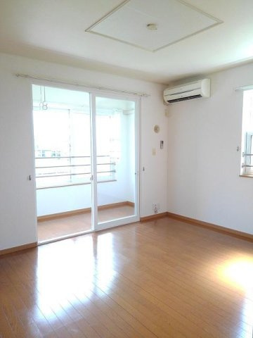 すずらんの居間・リビング|ゆったりとした居間です