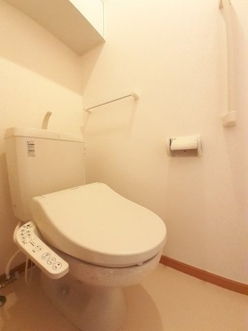 インフィニティーＡのトイレ|ゆったりとした空間のトイレです