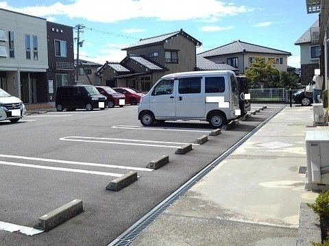 リブレ常盤台Ｂの駐車場|駐車スペースもあります