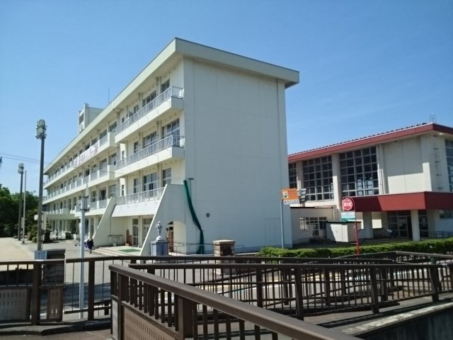 ラーレ　Ｃの周辺|桜谷小学校まで450m