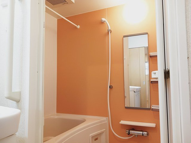 ラーレ　Ｃの浴室|きれいなお風呂です