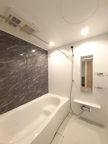 リジェール・Ｈの浴室|落ち着いた空間のお風呂です