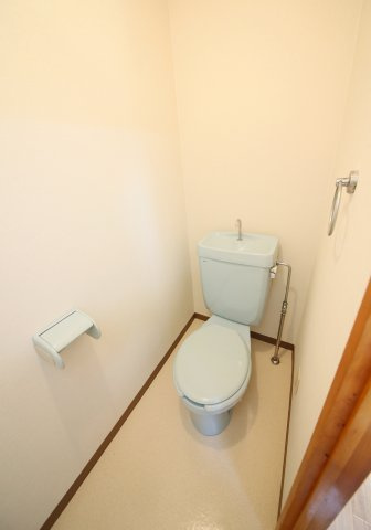 グラースコートのトイレ|別部屋同間取りのお写真となります。参考にご覧くださいませ。