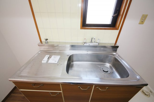 グラースコートのキッチン|別部屋同間取りのお写真となります。参考にご覧くださいませ。