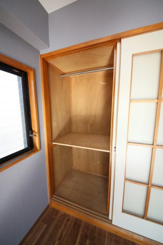 グラースコートの収納|別部屋同間取りのお写真となります。参考にご覧くださいませ。