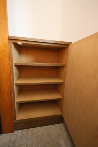 グラースコートの玄関|別部屋同間取りのお写真となります。参考にご覧くださいませ。