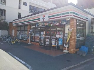 レオパレスプレミアの周辺