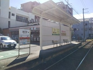 レオパレスプレミアの周辺