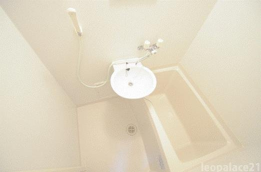 レオパレスプレミアの浴室|備品や設備仕様は号室等により異なります現地をご確認下さい。