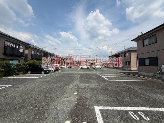 オーロラ・北野　C棟の駐車場|駐車場があります